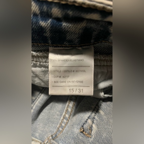 Light wash Flare Jeans - Picture 2 of 2